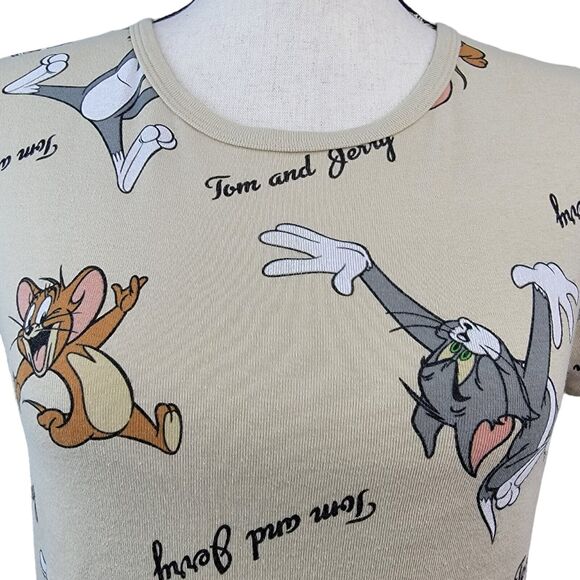 Tom & Jerry Tshirt Juniors Sz XL Beige Crop Top Graphic Retro Novelty Cartoon - Picture 2 of 6